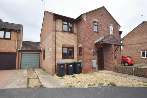 3 bedroom semi-detached house to rent, Peacock Way, Ely CB6