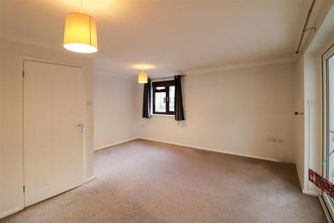 3 bedroom semi-detached house to rent, Peacock Way, Ely CB6
