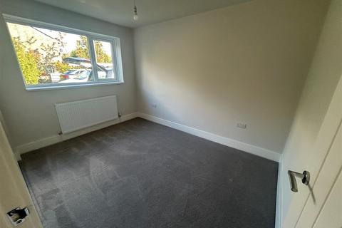 2 bedroom detached house to rent, Deanwood House, Allerton, BRADFORD