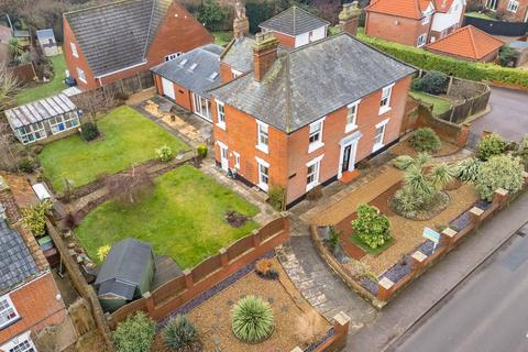 5 bedroom detached house for sale, Cromer Road, North Walsham