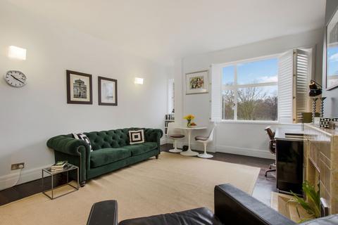 1 bedroom flat for sale, The Pavement, London SW4