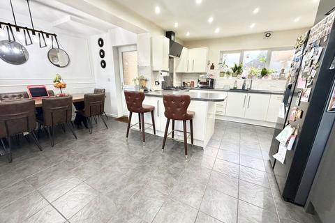 3 bedroom semi-detached house for sale, Spring Meadow Road, Dudley DY2