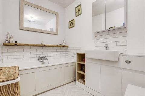 3 bedroom terraced house for sale, Shelt Hill, Woodborough NG14