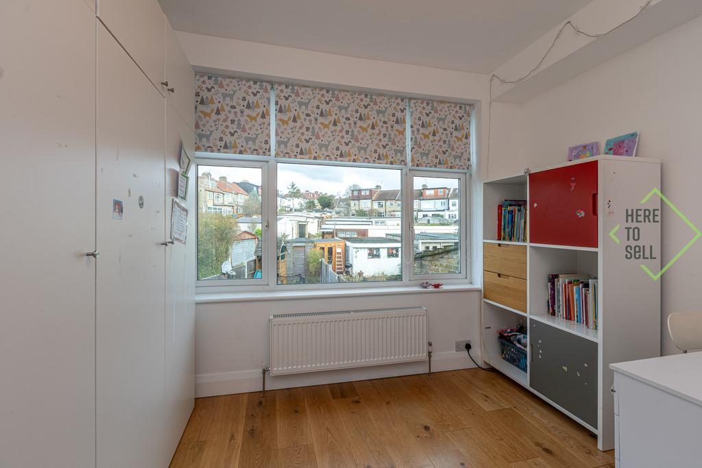 Eton Avenue EN4
