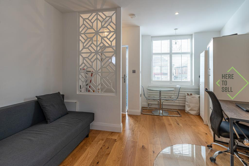 Eton Avenue EN4