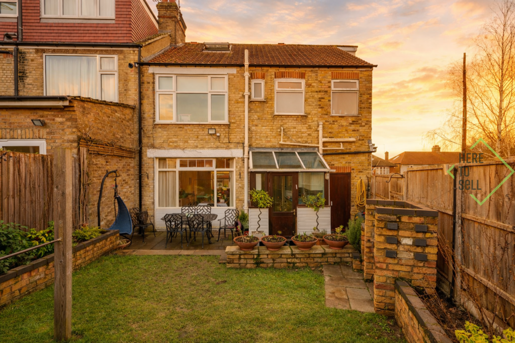 Eton Avenue, Barnet, EN4 Rear of Property