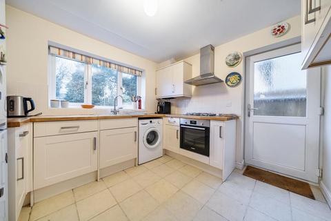 3 bedroom detached bungalow for sale, The Acorns,  Milestone Road,  Carterton,  Oxfordshire,  OX18