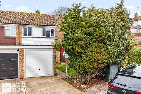 3 bedroom semi-detached house for sale, Roundhills, Waltham Abbey, EN9