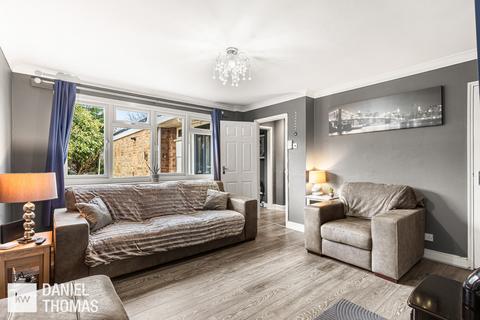 3 bedroom semi-detached house for sale, Roundhills, Waltham Abbey, EN9