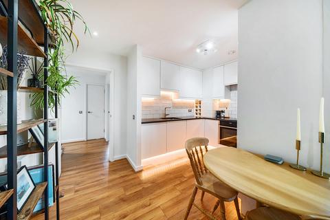 1 bedroom apartment for sale, Market Road, Islington N7