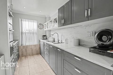 3 bedroom end of terrace house for sale, Water Lane, Purfleet