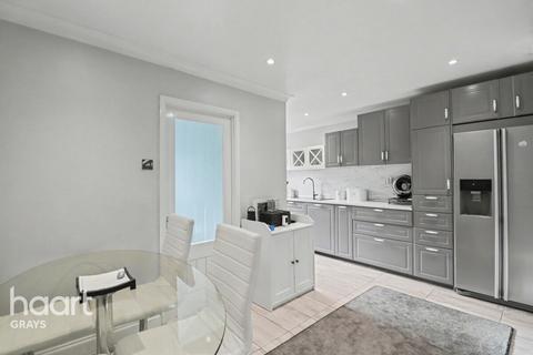 3 bedroom end of terrace house for sale, Water Lane, Purfleet