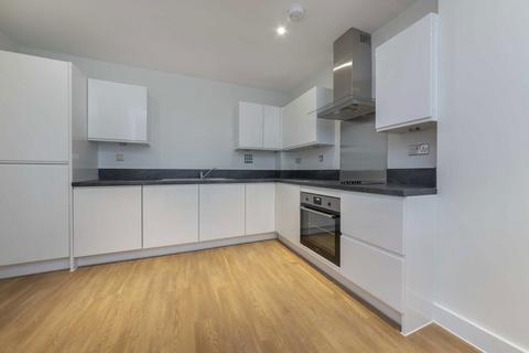 2 bedroom flat to rent, Green Street, London NW10