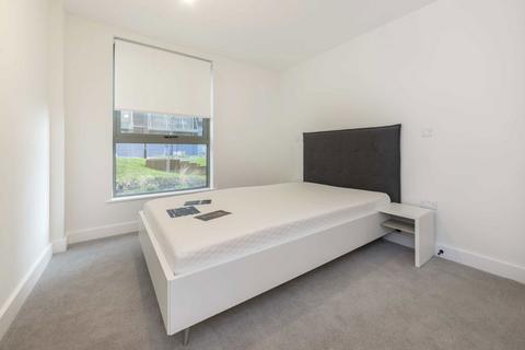 2 bedroom flat to rent, Green Street, London NW10