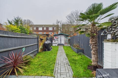 undefined, Dunstable LU6