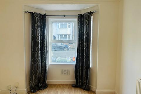 3 bedroom terraced house to rent, Union Street, Dunstable LU6