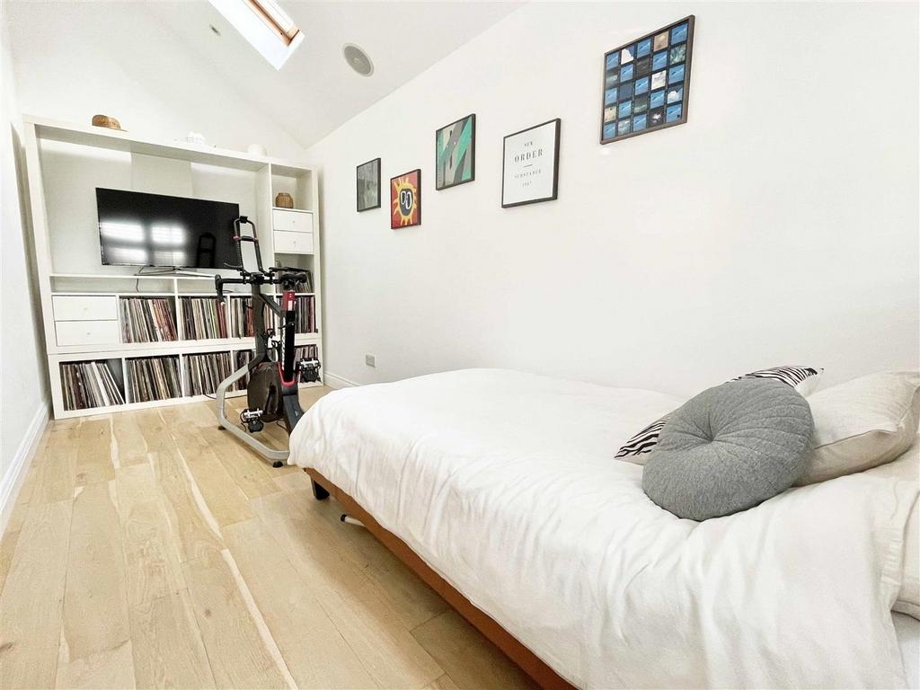 Bed4.jpg