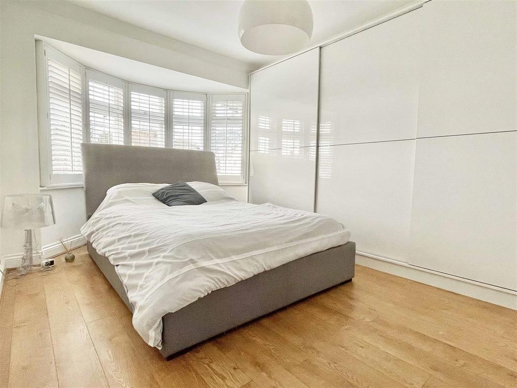 Bed1.jpg
