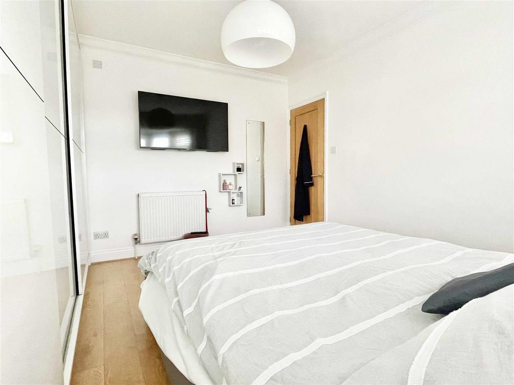 Bed1c.jpg