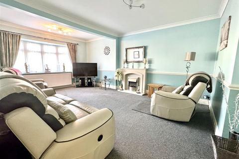 3 bedroom semi-detached bungalow for sale, Basilon Road, Bexleyheath DA7