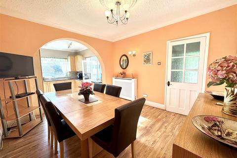 3 bedroom semi-detached bungalow for sale, Basilon Road, Bexleyheath DA7