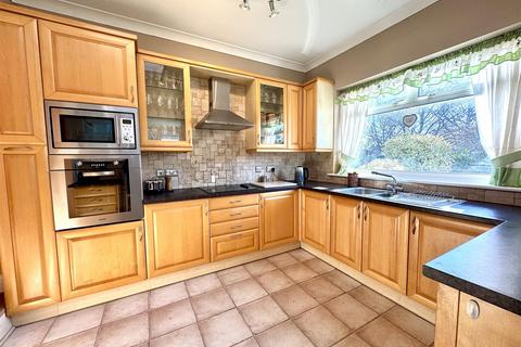 3 bedroom semi-detached bungalow for sale, Basilon Road, Bexleyheath DA7