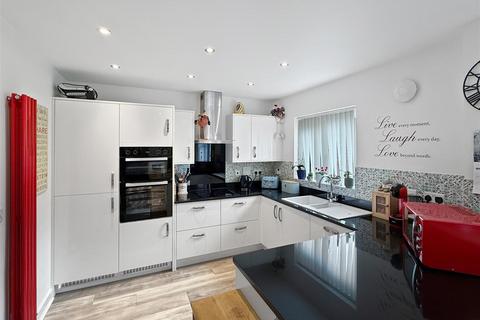 4 bedroom house for sale, Birdwood Crescent, Bideford EX39
