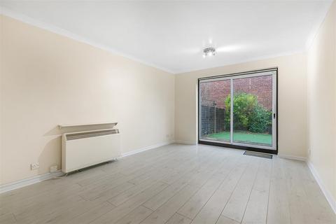 2 bedroom terraced house for sale, Worcester Road, Sutton