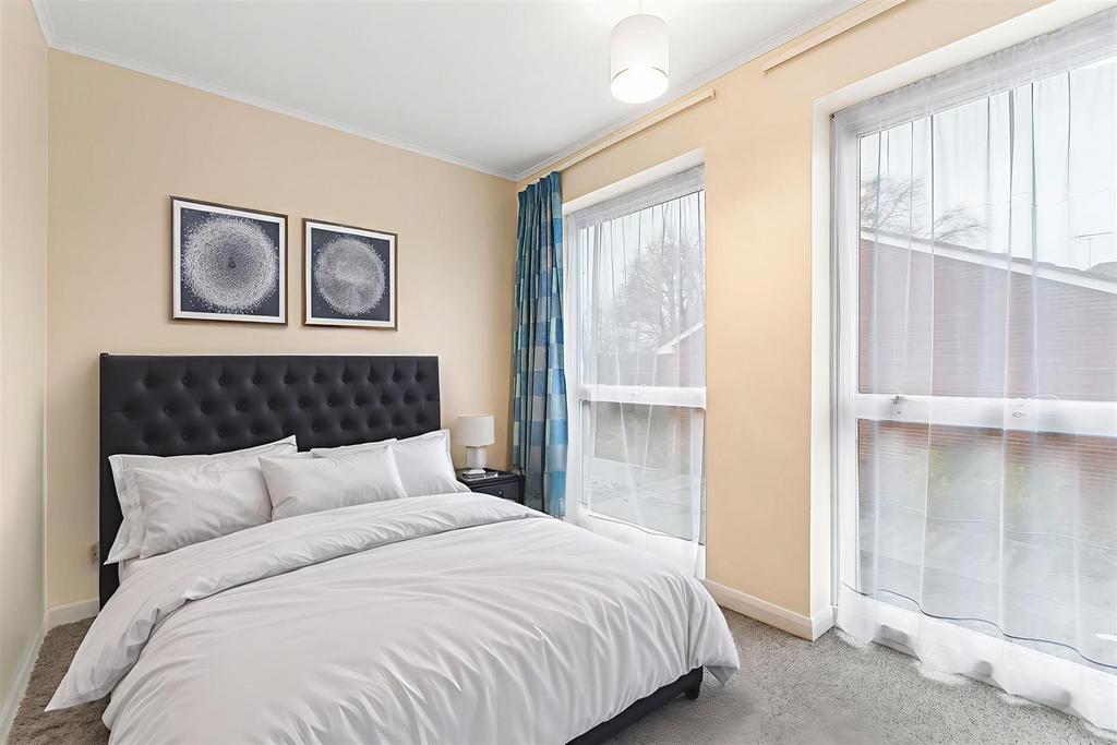 14 71130 - Bedroom - Standard - 2.jpg