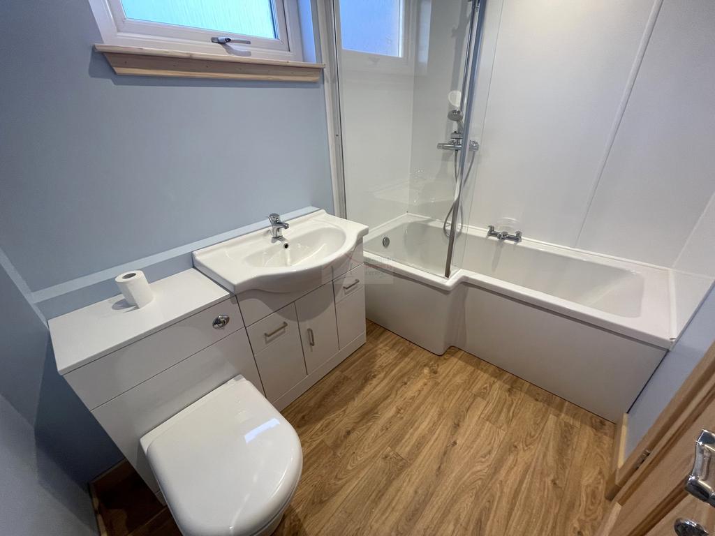 Bathroom.JPG