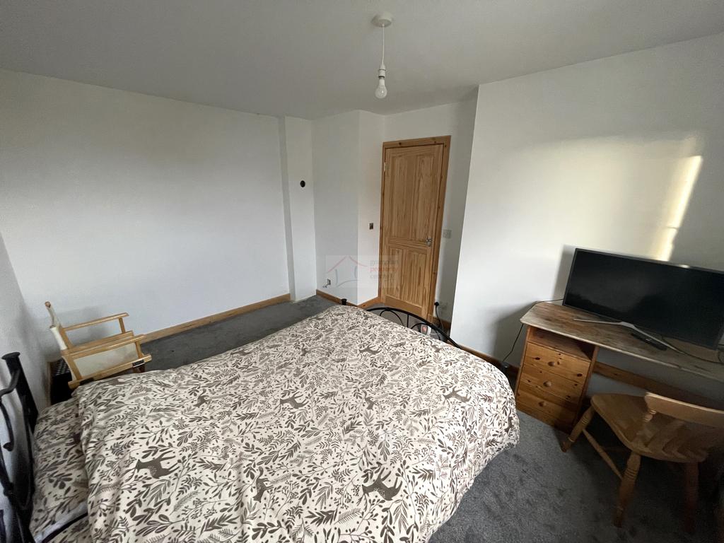 Bedroom 1b.JPG
