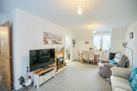 2 bedroom coach house for sale, Vaughan Close, Cromer, NR27