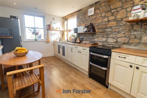 2 bedroom apartment for sale, Front Street, Tynemouth, North Shields
