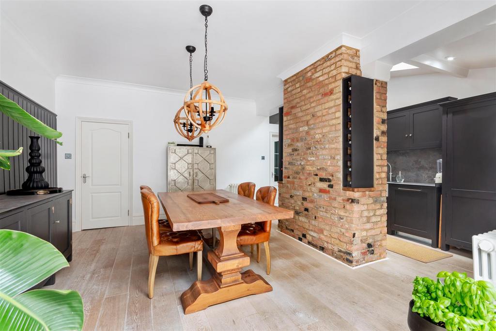 Kitchen/Dining Room