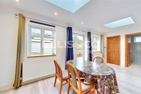 4 bedroom semi-detached house to rent, Lyon Park Avenue, Wembley, HA0