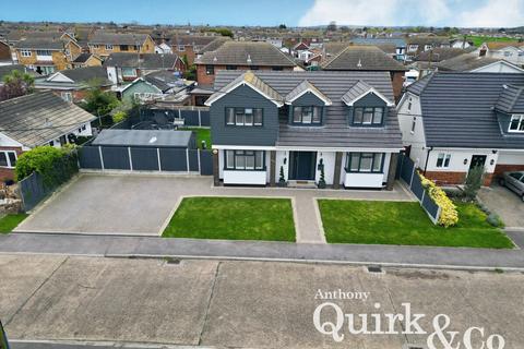 Hannett Road, Canvey Island, SS8