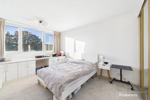 2 bedroom apartment to rent, Hendon Hall Court, Hendon NW4
