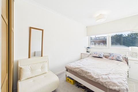 2 bedroom apartment to rent, Hendon Hall Court, Hendon NW4