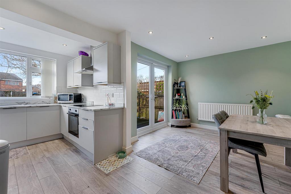 33 Amanda Road kitchen and dining.jpg