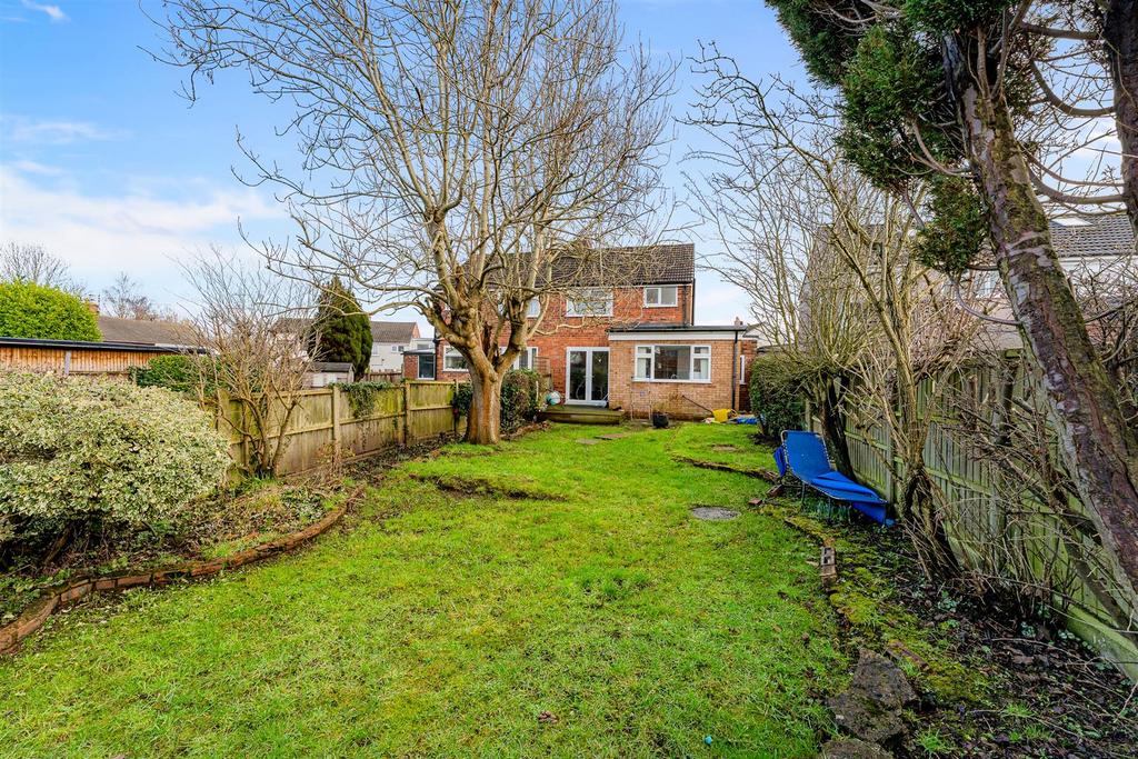 33 Amanda Road garden 3.jpg