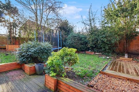 3 bedroom end of terrace house for sale, Hainault Avenue, Milton Keynes