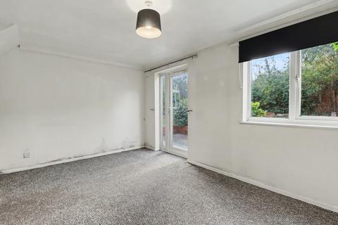 3 bedroom end of terrace house for sale, Hainault Avenue, Milton Keynes