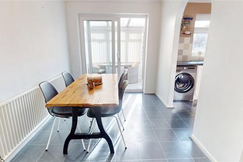 3 bedroom end of terrace house for sale, Oxley Gardens, Stanford-Le-Hope, Essex, SS17