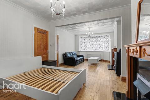 1 bedroom in a house share to rent, Connaught Road, SUTTON