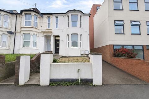 1 bedroom flat to rent, 1 Bedroom Flat To Let - HP11