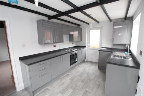 3 bedroom house to rent, High Street, Leicester LE19