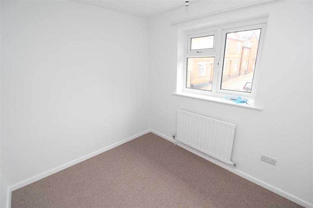 29 High St bed two.jpeg