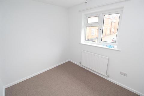 3 bedroom house to rent, High Street, Leicester LE19