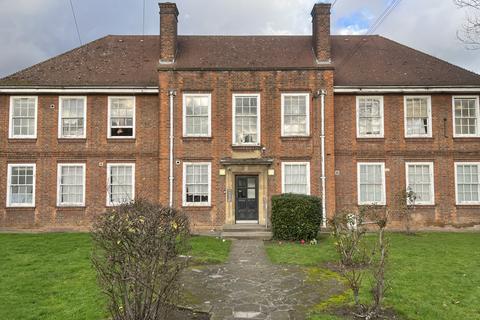 Latymer Road, Edmonton, N9