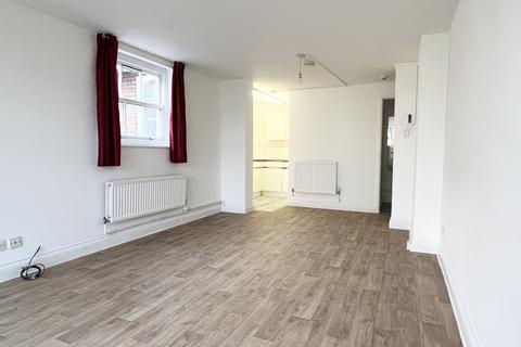 Studio to rent, Latymer Road, Edmonton, N9